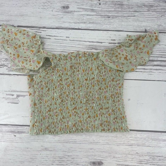 Women's Vero Moda Size S Floral Crop Keyhole Cutout Smocked Top Green - Picture 3 of 6